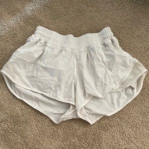 LULU WHITE 2.5” HOTTY HOTS